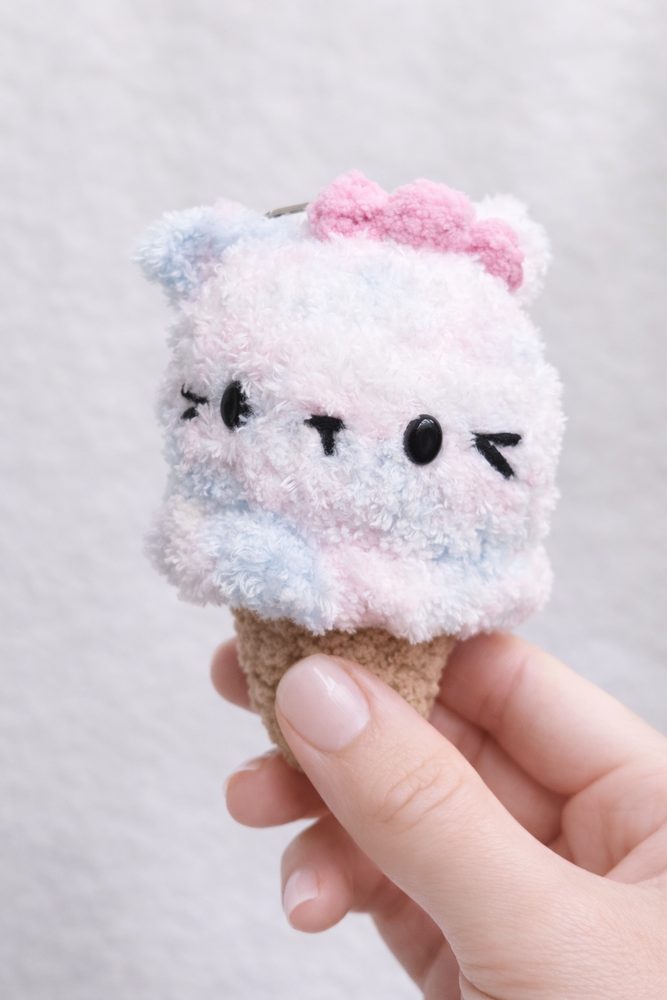 Cat Ice Cream Keychain view 4